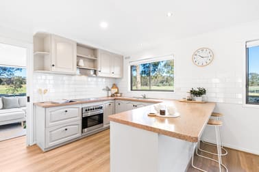 Click to view all images 16 Collins Lane Emu Creek VIC 3551 - Image 3