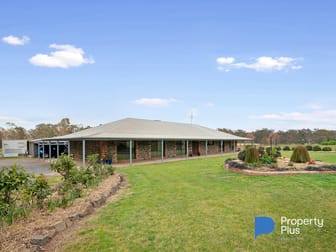 Click to view all images 32 Menzies Drive Daisy Hill VIC 3465 - Image 2
