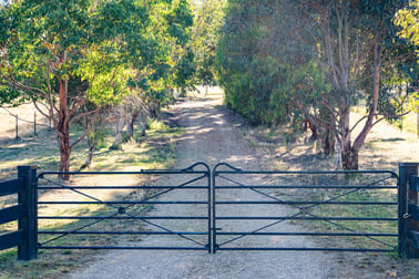 Click to view all images 109 Switchback Road Mudgegonga VIC 3737 - Image 2