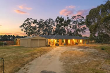 Click to view all images 294 Lancefield-Tooborac Road Lancefield VIC 3435 - Image 1