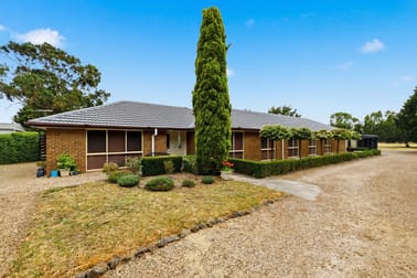Click to view all images 85 Palmer Road Sunbury VIC 3429 - Image 3
