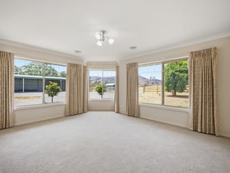 Click to view all images 25 Stones Road Alexandra VIC 3714 - Image 3
