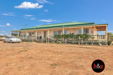 Click to view all images 440 Sinclair Road Kyabram VIC 3620 - Image 2