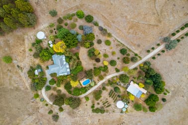 Click to view all images 206 Alma Road Beechworth VIC 3747 - Image 2