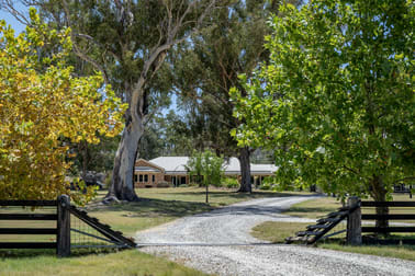 Click to view all images 1166 New England Highway Tenterfield NSW 2372 - Image 1