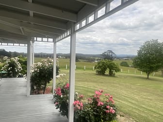 Click to view all images 70 Airlie Road Healesville VIC 3777 - Image 3