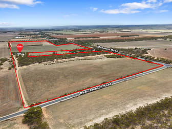 Click to view all images 42 Dean Jaensch Road Murray Bridge SA 5253 - Image 2