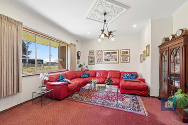 Click to view all images 180 Irrewillipe-Pirron Yallock Road Irrewillipe VIC 3249 - Image 3