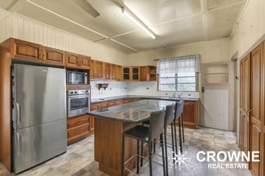 Click to view all images 131 Mahons Road Pine Mountain QLD 4306 - Image 2