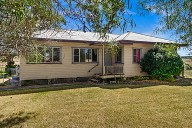 Click to view all images 4530 Gore Highway Yarranlea QLD 4356 - Image 3
