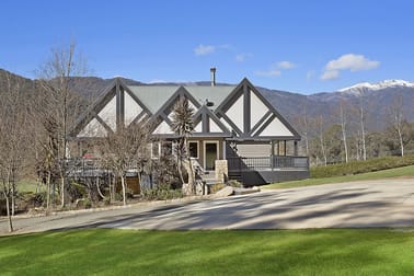 17 Smoko Creek Road Smoko VIC 3741 - Image 1
