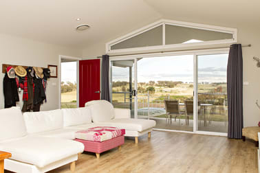 23 Cherry Vale Place Young NSW 2594 - Image 2