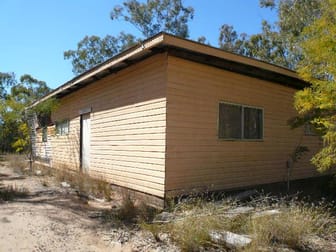 Click to view all images 155 ROCKY CRESCENT Tara QLD 4421 - Image 2