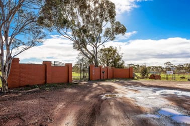 70 Weir Road Exford VIC 3338 - Image 2