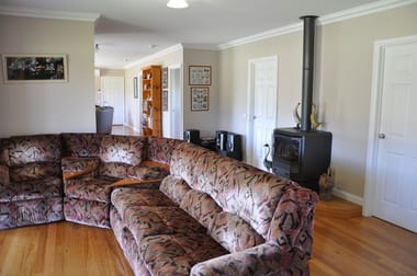 325 Main South Road Drouin VIC 3818 - Image 2