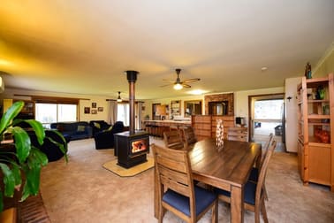 1682 Sandy Creek Road Sandy Creek VIC 3695 - Image 2