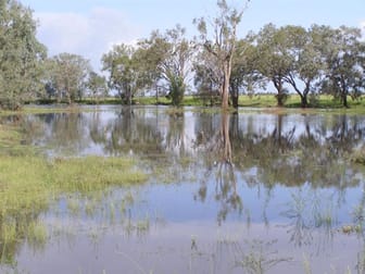 Click to view all images 19351 DAWSON HWY Moura QLD 4718 - Image 2