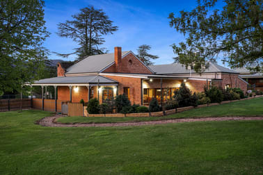 7 11 Towong Street Corryong Vic 3707 Hotel Motel Pub Leisure Property For Sale Commercial Real Estate