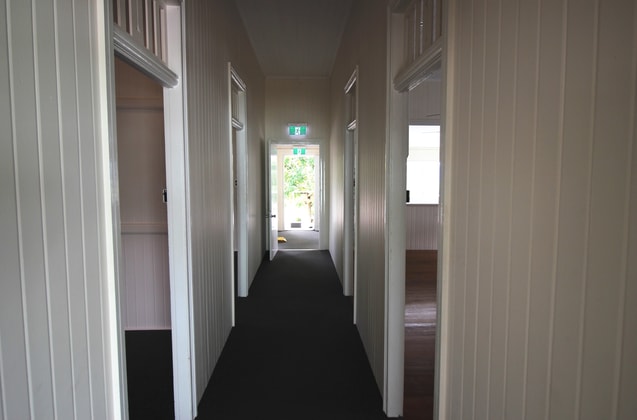 2/183 Aumuller Street Bungalow QLD 4870 - Image 4
