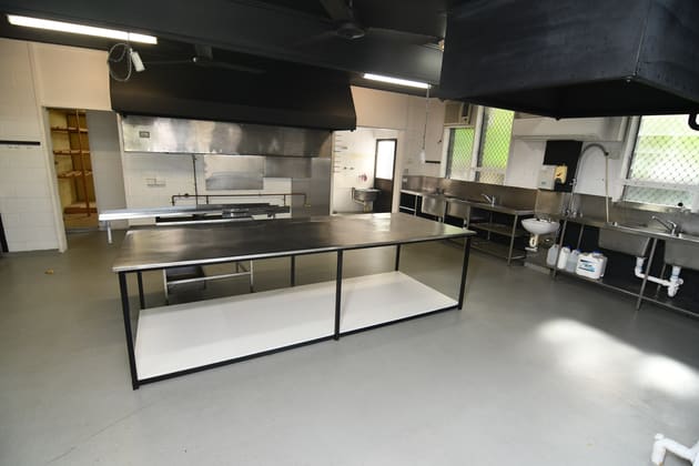 1/20 Warburton Street North Ward QLD 4810 - Image 4