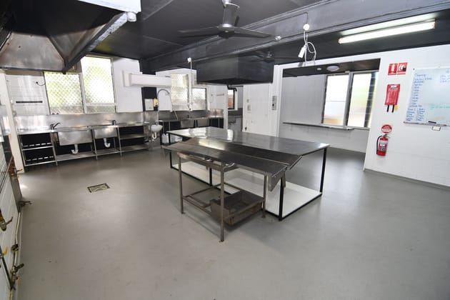 1/20 Warburton Street North Ward QLD 4810 - Image 1