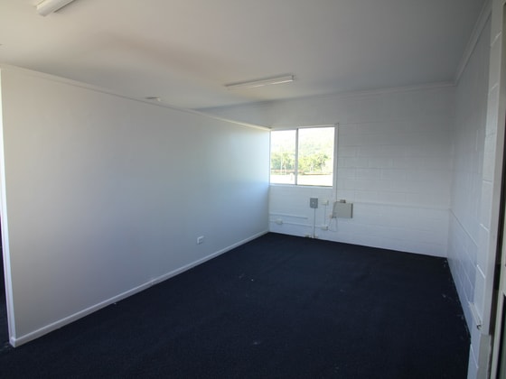 4/1-3 Smith Street Hyde Park QLD 4812 - Image 2