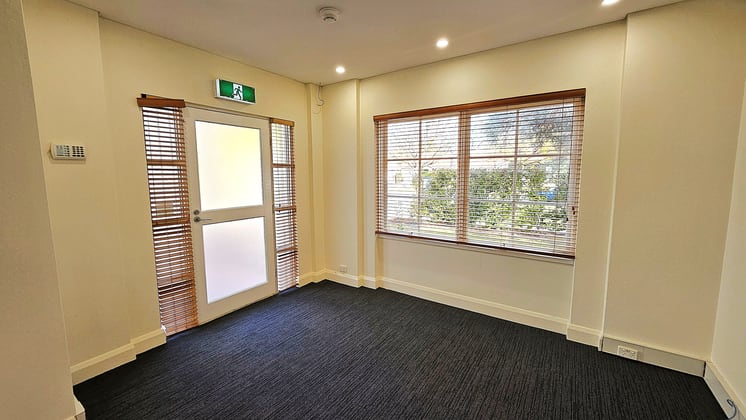 1/15 Murray Crescent Griffith ACT 2603 - Image 2
