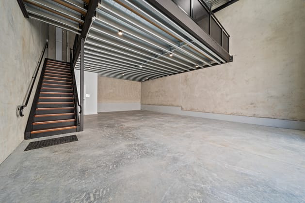 27/5 Bailey Crescent Southport QLD 4215 - Image 2