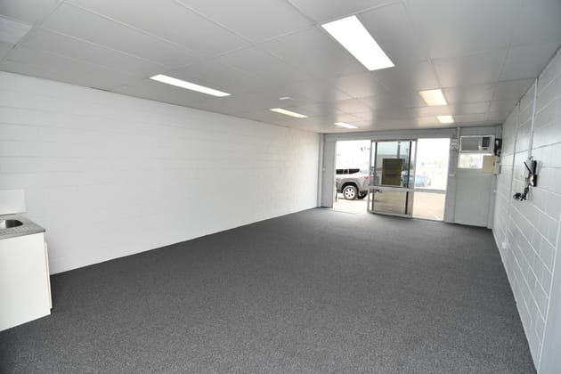 12/62 Keane Street Currajong QLD 4812 - Image 3