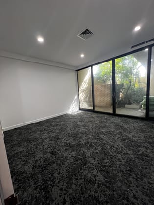 25/42 Bundall Road Bundall QLD 4217 - Image 3