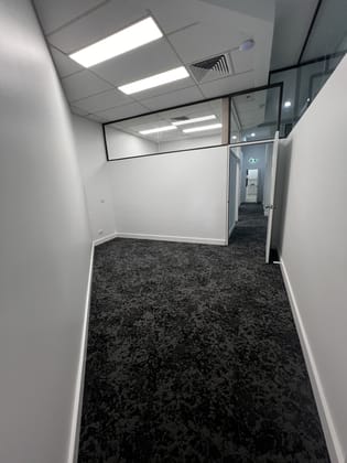 25/42 Bundall Road Bundall QLD 4217 - Image 5