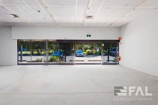 Shop 1/3 William Dean Ave Urangan QLD 4655 - Image 2
