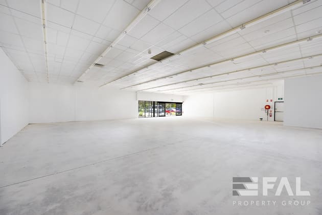 Shop 1/3 William Dean Ave Urangan QLD 4655 - Image 3