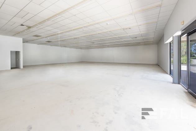 Shop 1/3 William Dean Ave Urangan QLD 4655 - Image 4