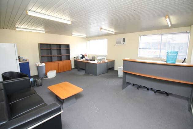 57 Stagpole St West End QLD 4810 - Image 2