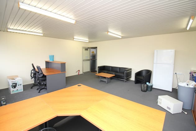 57 Stagpole St West End QLD 4810 - Image 3