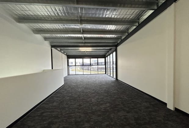 8/25 Val Reid Crescent Hume ACT 2620 - Image 2