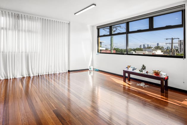 1/164 Cavendish Road Coorparoo QLD 4151 - Image 3