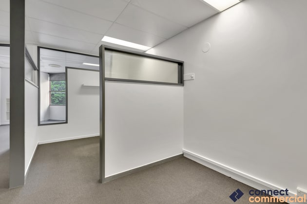 4/1 Fortitude Crescent Burleigh Heads QLD 4220 - Image 4