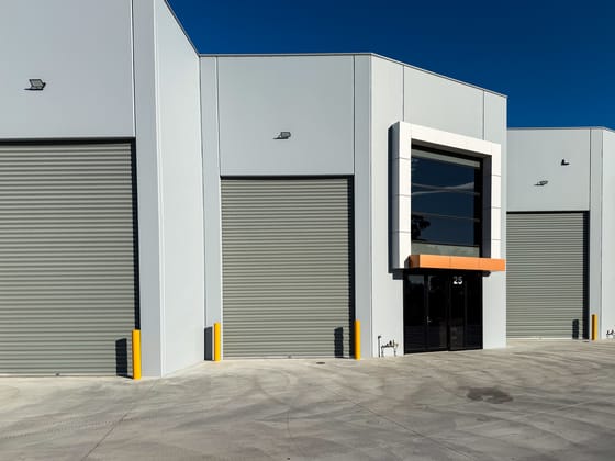 25 Zinc Circuit Cranbourne North VIC 3977 - Image 1