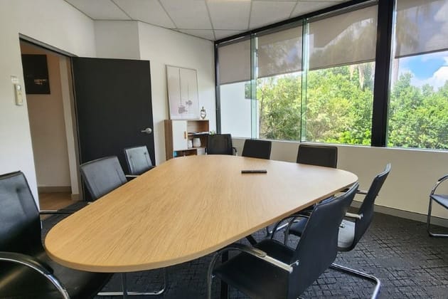 unit 4/2404 Logan Road Eight Mile Plains QLD 4113 - Image 1