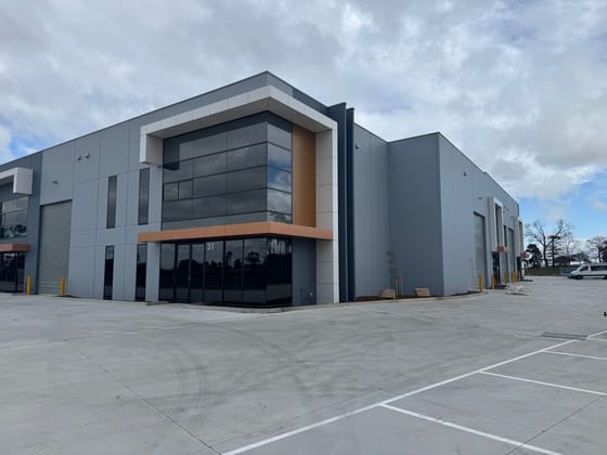 31 Zinc Circuit Cranbourne North VIC 3977 - Image 1