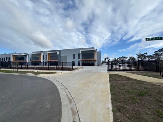 31 Zinc Circuit Cranbourne North VIC 3977 - Image 3