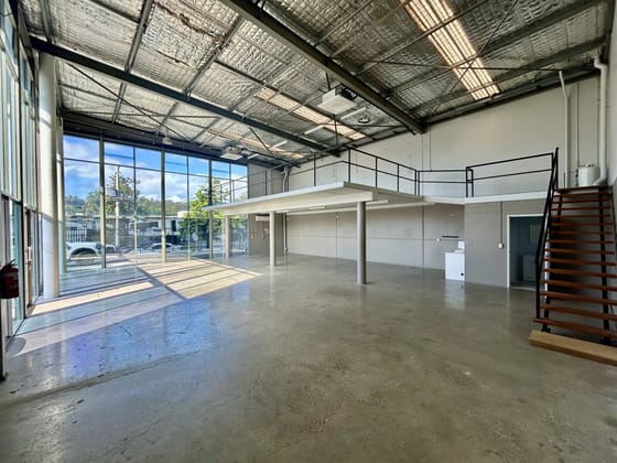 1/11 Hutchinson Street Burleigh Heads QLD 4220 - Image 2