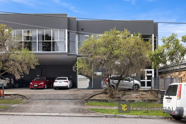 2/42 Finsbury Street Newmarket QLD 4051 - Image 2