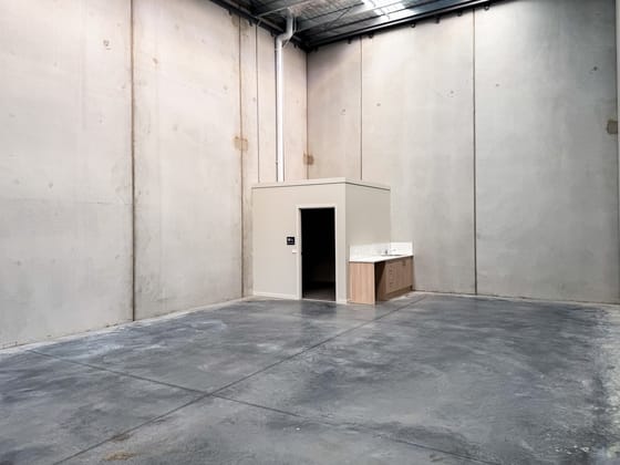 11 Zinc Circuit Cranbourne North VIC 3977 - Image 4