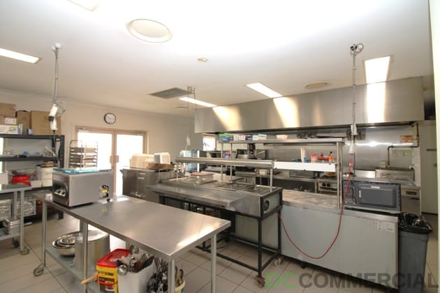 11/2-4 Plaza Circle Highfields QLD 4352 - Image 3