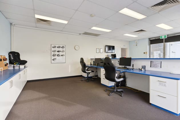 2/46 Baile Road Canning Vale WA 6155 - Image 5