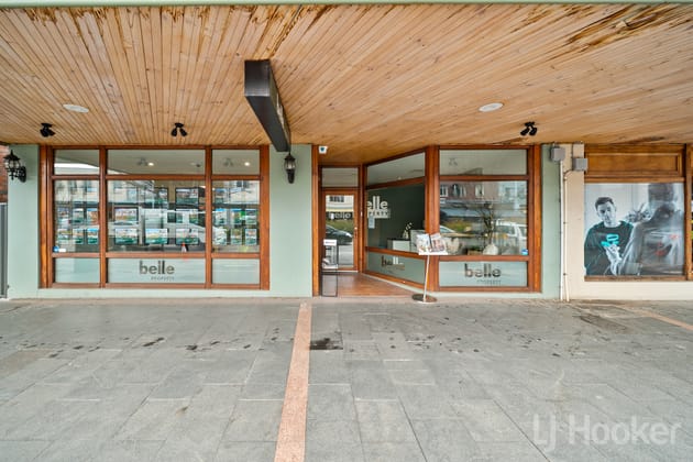 110 - 112 Monaro Street Queanbeyan NSW 2620 - Image 2