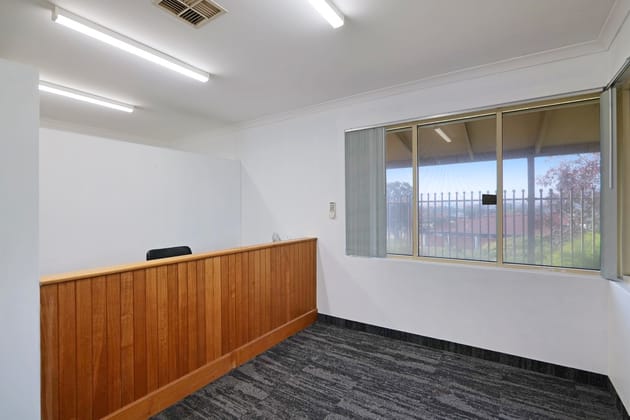 4/3 Trappers Drive Woodvale WA 6026 - Image 5